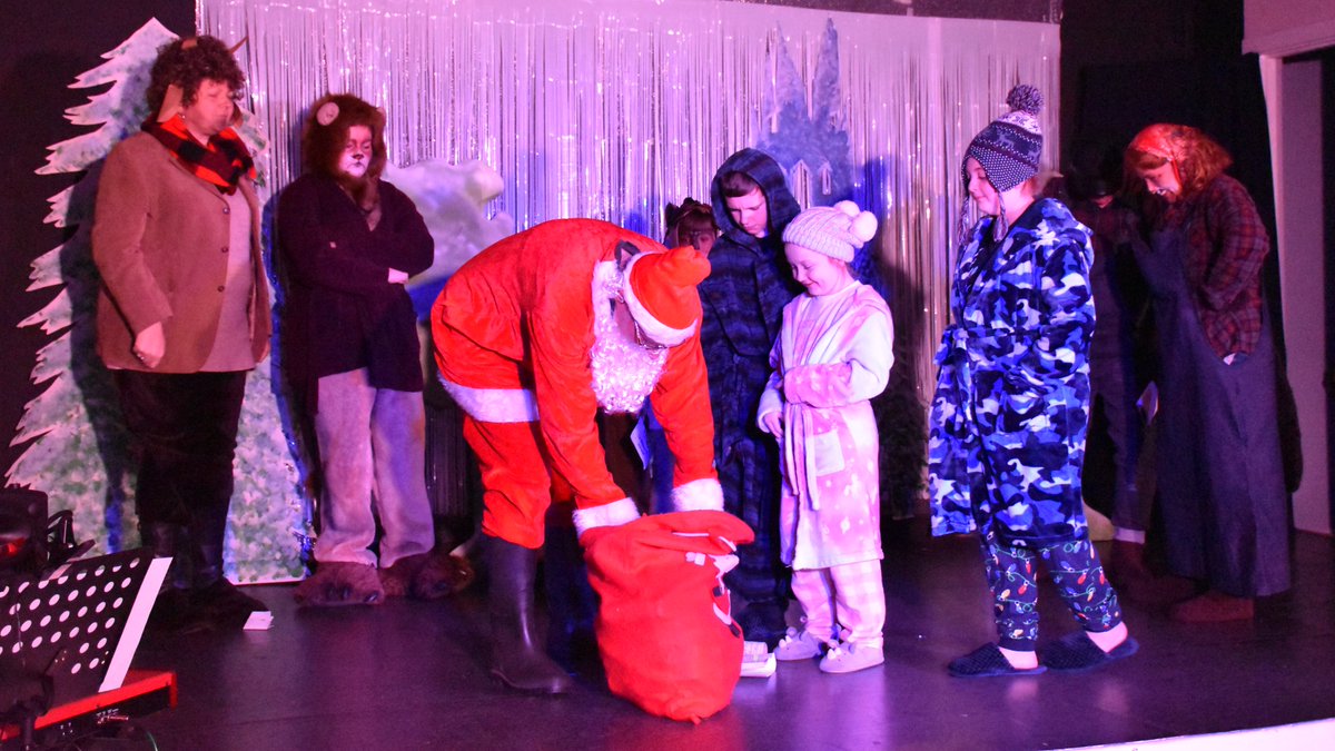 StVincentsLeeds's tweet photo. We're so pleased with how our community pantomime went last month, celebrating the hidden talents of so many in our community 🎭🎼
These pictures capture just how much fun was had! 🤩
Want to be involved? Our drama group meet every Monday 4:30pm - 6:30pm 🙌 https://t.co/4jho8cRF6E