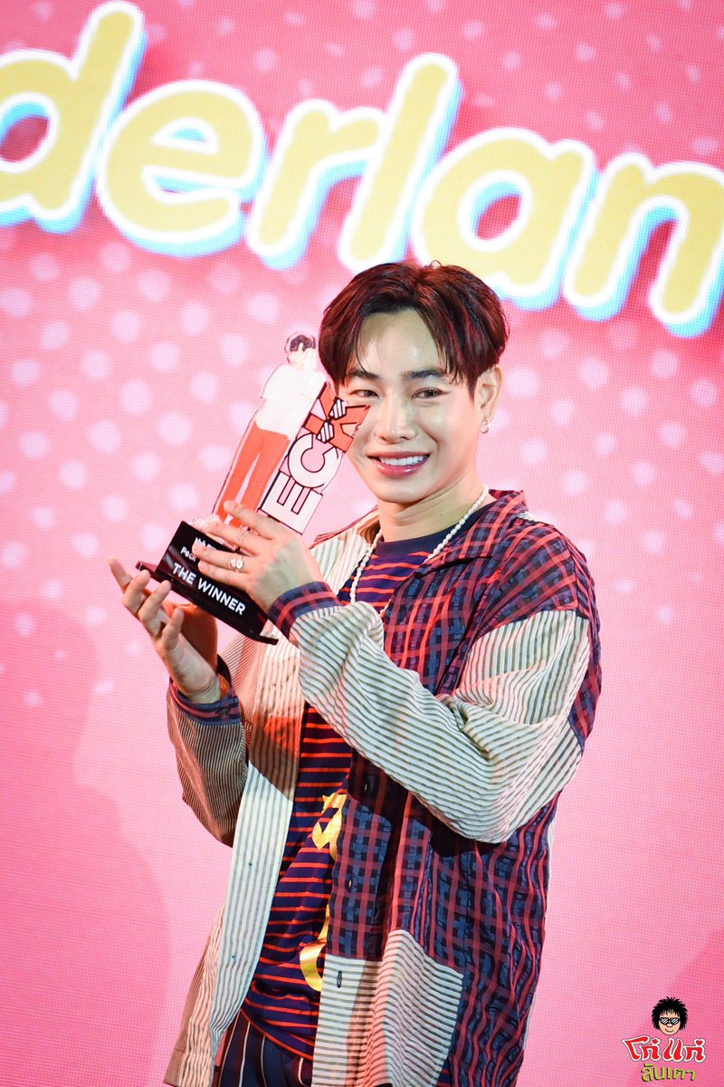 MooKapiSator908's tweet photo. @KohKae_Thailand The Winner วิ่งน้อยแต่วิ่งนะ 😂😂 #โก๋แก่ลันเตาxPeck
#KohFunRun
#เป๊กผลิตโชค https://t.co/KbGik18lJG