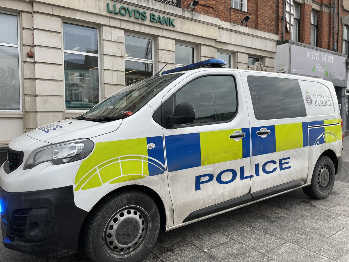 R2Images's tweet photo. Police officers dealing with an incident at Lloyd’s Bank on Stockton High Street https://t.co/z9dbZpMsO3