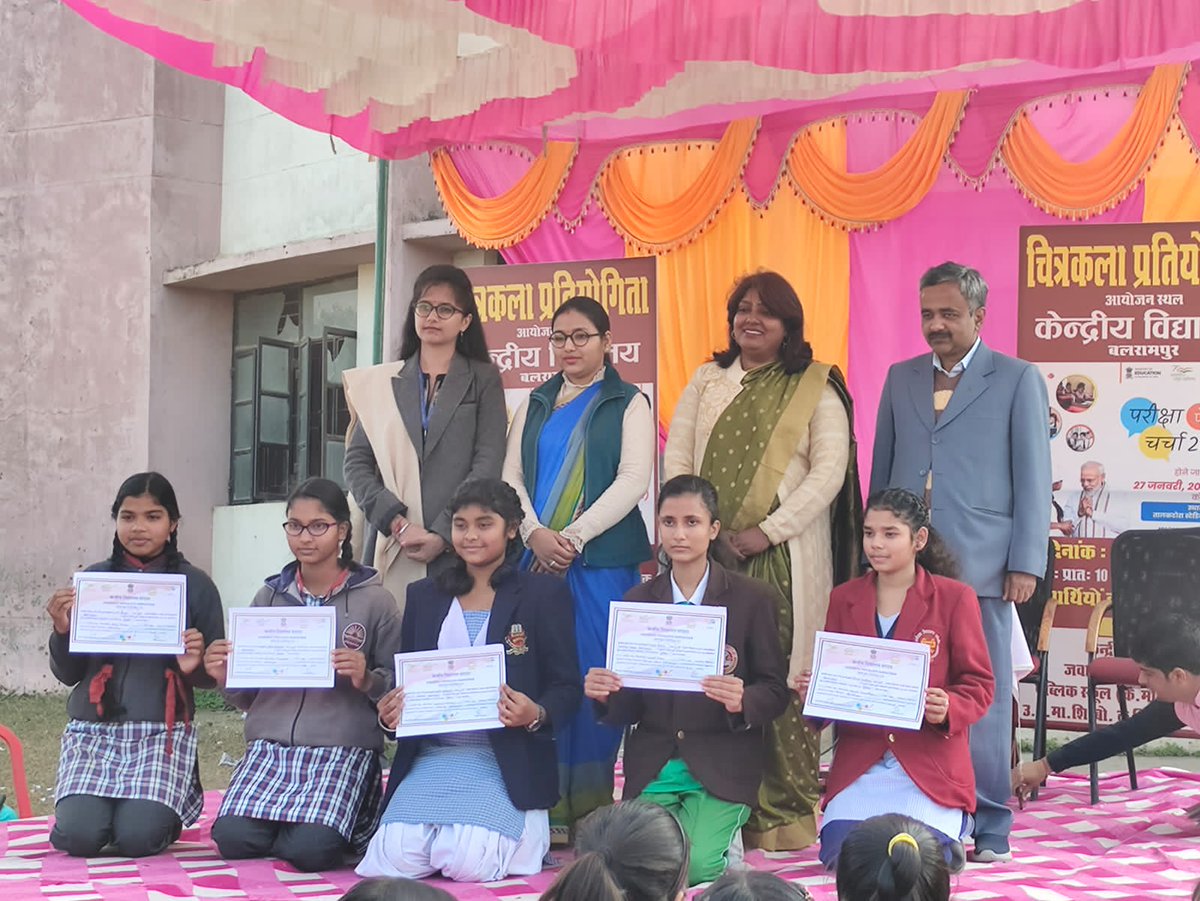 KVS_Lucknow's tweet photo. #ExamWarriors of KVS Lucknow Region  enthusiastically participated in  Painting Competition organized by Ministry of Education  on the occasion of #ParakramDiwas. 
#PPC2023 #ProudKVian 
#MyGovIndia . Some glimpses of winners. All the best. Keep smiling.
@EduMinOfIndia @KVS_HQ https://t.co/gAwFhJPliQ