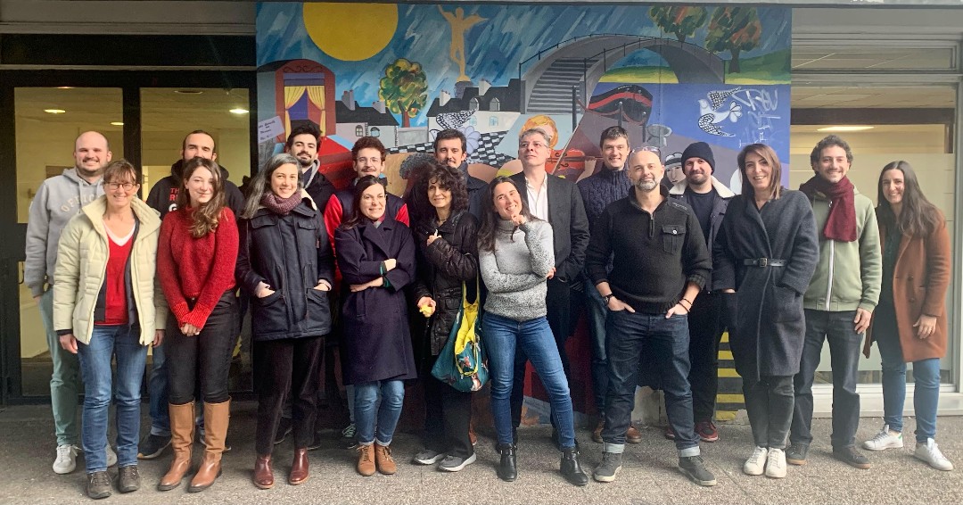 sequences7's tweet photo. Après deux jours d’atelier sur le moteur sériel des productions audiovisuelles avec l’incroyable Marc Herpoux, nos adhérents sont prêts à retravailler leurs projets de série! https://t.co/SYSJhhFQer