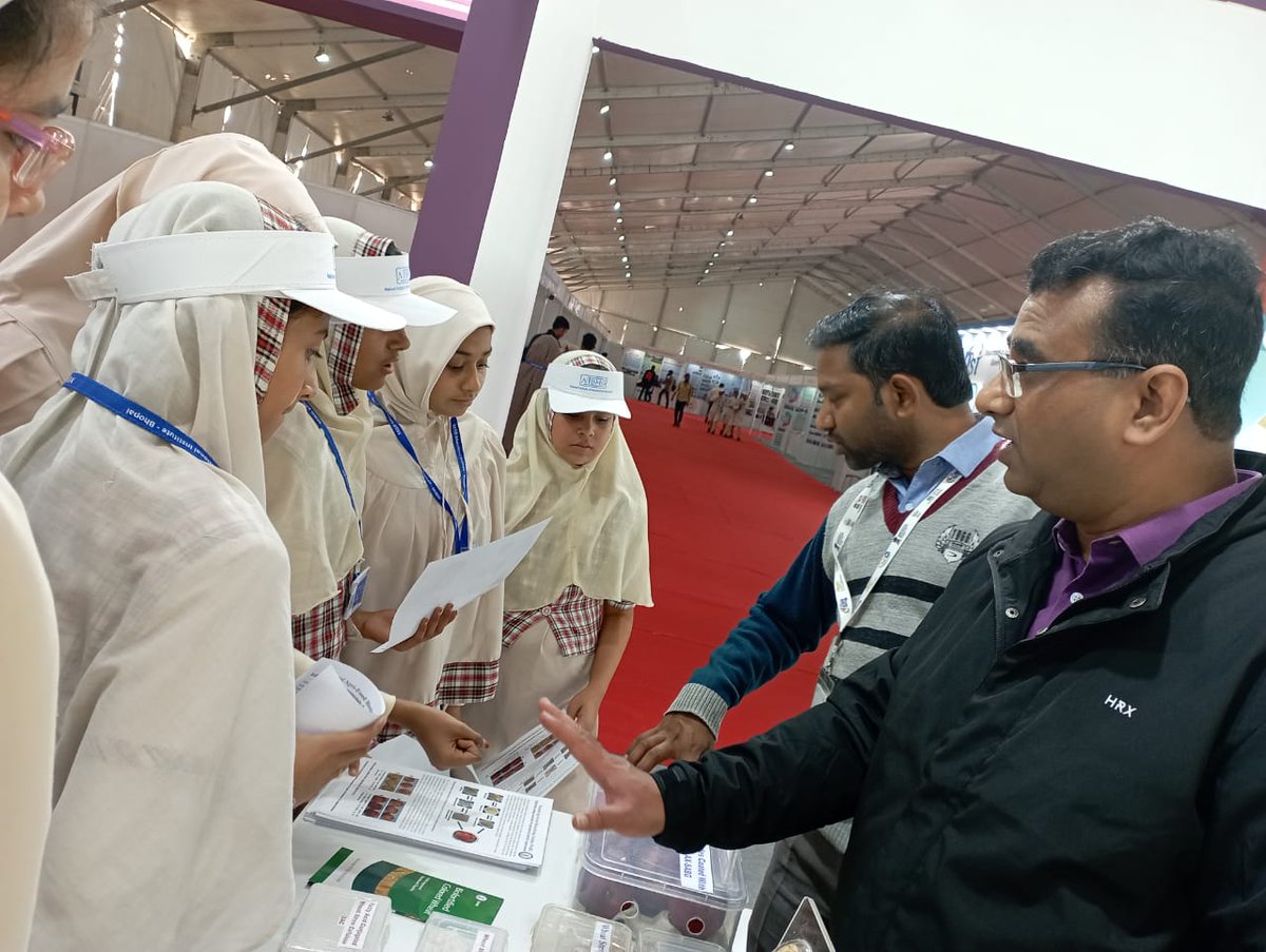 NABI_India's tweet photo. Glimpse of NABI and CIAB teams at India International Science Festival 2022. https://t.co/bWvrgejsb9