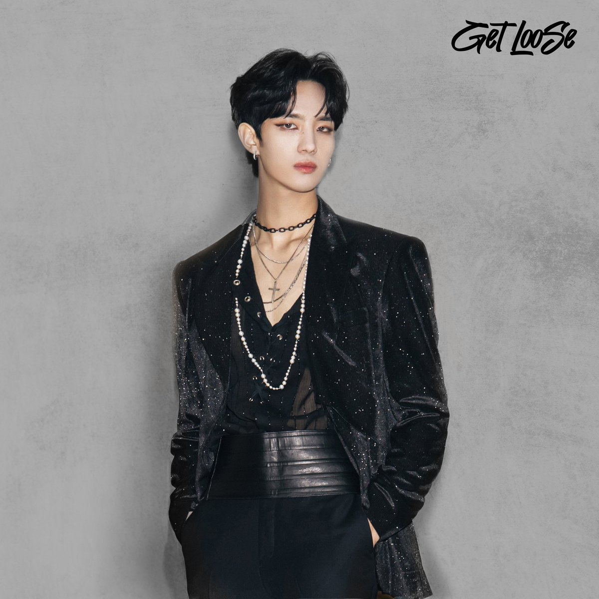 The7_official's tweet photo. 1st Debut Single

“GET LOOSE”

PHOTO CONCEPT 

“YONGKWON”

29.01.23
DEBUT SHOWCASE @ Siam Square One ลานอัฒจันทร์(6PM)
M/V GET LOOSE (8PM)

#SevenStarsTH #GetLoose 
#Yongkwon https://t.co/mGKaTwmFzM