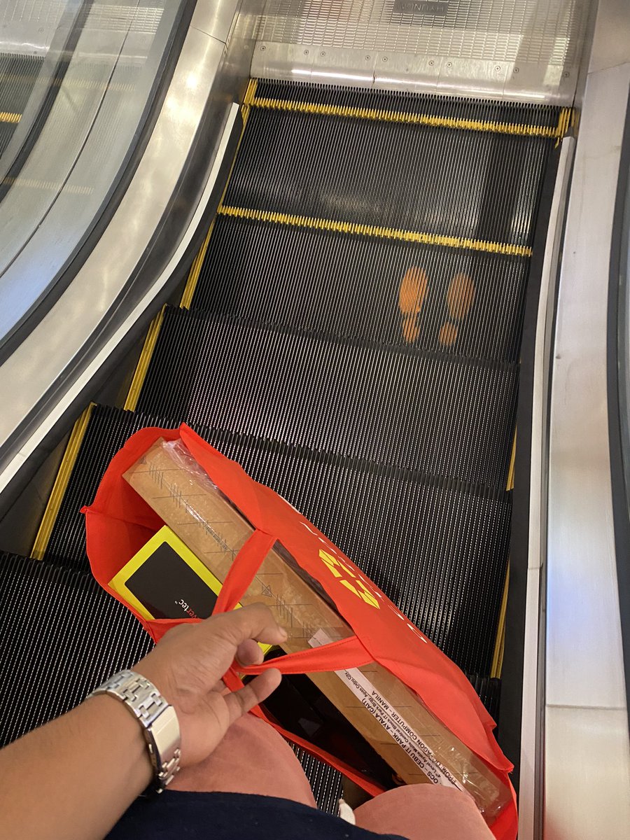 krldpf's tweet image. been dreaming to have my owned laptop. And I bought it. 😭❤️

#selflove #smallsuccess