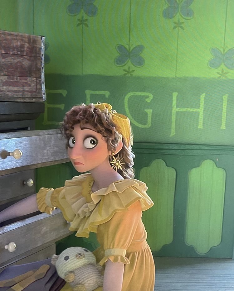_kunivia_'s tweet photo. When someone says “who watches Encanto anymore? The hype is over” my face be like.. https://t.co/twlfnX2Mwk