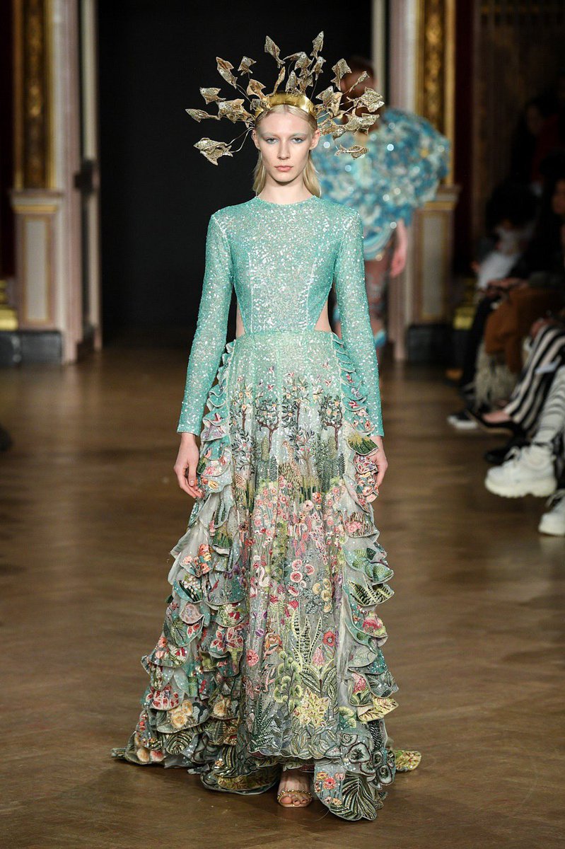 modelsdiaryy's tweet image. Rahul Mishra, the first Indian designer to showcase at the paris Haute Couture Week!
