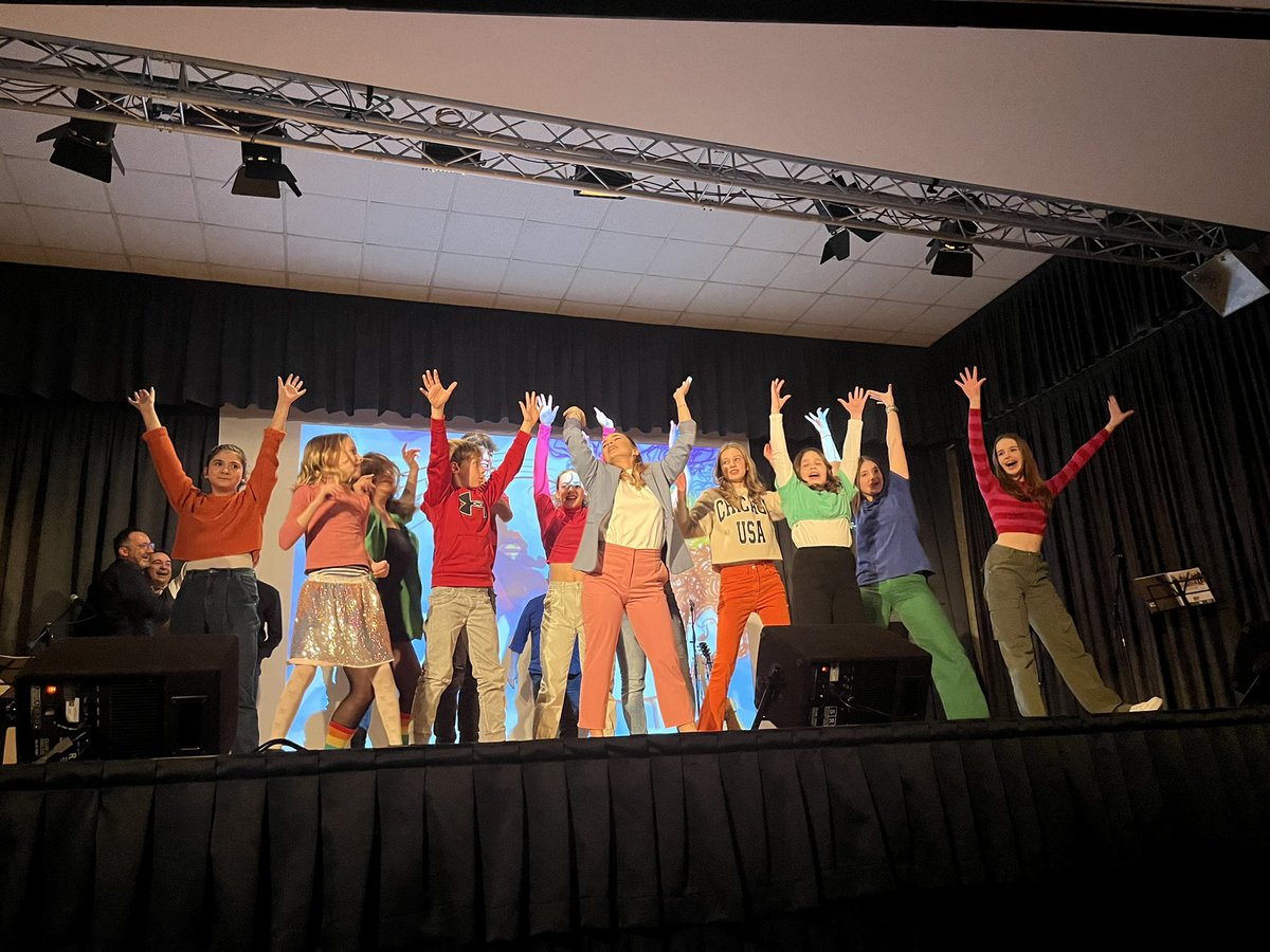 ToffoliLisa's tweet photo. Special guest @GioMento at #AIDAI (the Italian ADHD Association) event! Families, clinicians and researches sharing precious moments together through the arts of music, dance and comics… @UniPadova #DPG https://t.co/nCLD9ptFjn