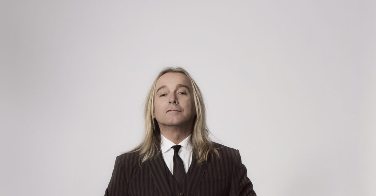 Happy 70th birthday to eternally young Robin Zander! 