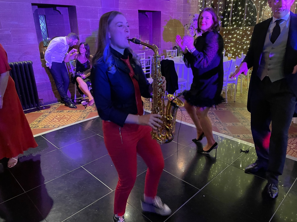 We use some of the best musicians in the UK and here we have Cat providing our add on roaming sax service!

👀🔎 Looking for the best wedding band money can buy with an emphasis on fun? Get in touch via the links in our bio! ✨

#thefuntimefrankies #partyband #weddingband