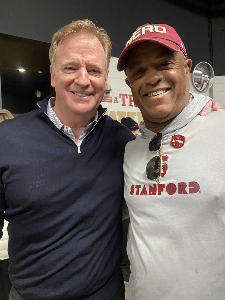 ToiCook's tweet photo. The Adventures of Toi Cook in the bowels of Levi Stadium continues where I get to run into and speak briefly with Roger Goodell aka The Commish! #zeroresentment #appreciation #resolutionsoon #winning #icpatterns #thecardinalmediagroup #thealphaplay https://t.co/S4Eba1ppH0