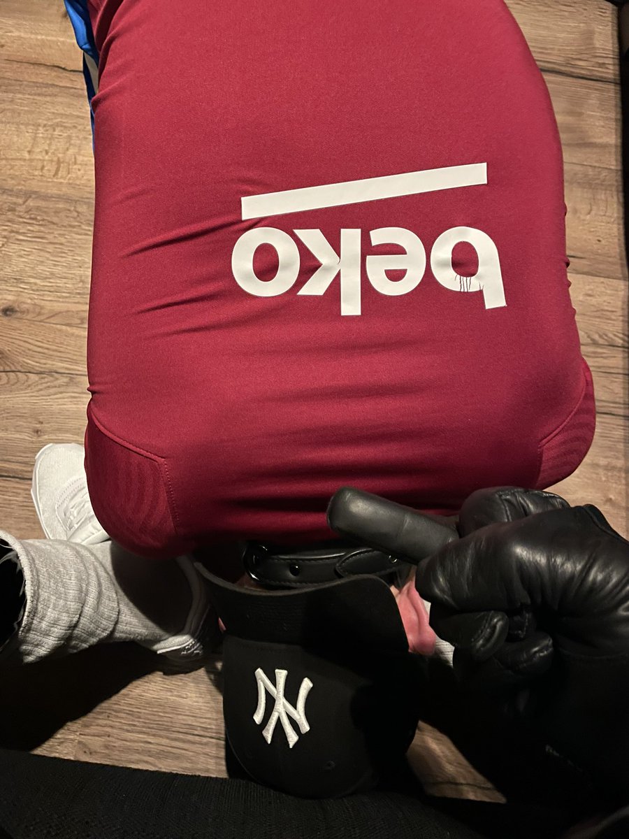 sneakerguynl's tweet photo. Good start of the week! #kneeldown #sniffit #gayslave #gaysneaks #sneakers #sportwear #laether #slave #domi #master #cashmaster @Snkrsprtwrlthr https://t.co/44SV3UAjXQ