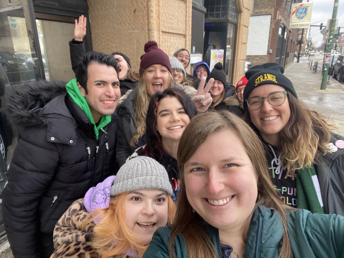 BshlsOBadHabits's tweet photo. We are ⁦@MetroChicago⁩ ⁦@falloutboy⁩ can we get tickets please? Your diehards are here. 😊 ⁦@Q101Chicago⁩ ⁦@laurenoneil⁩ https://t.co/BbLJQQOlPd