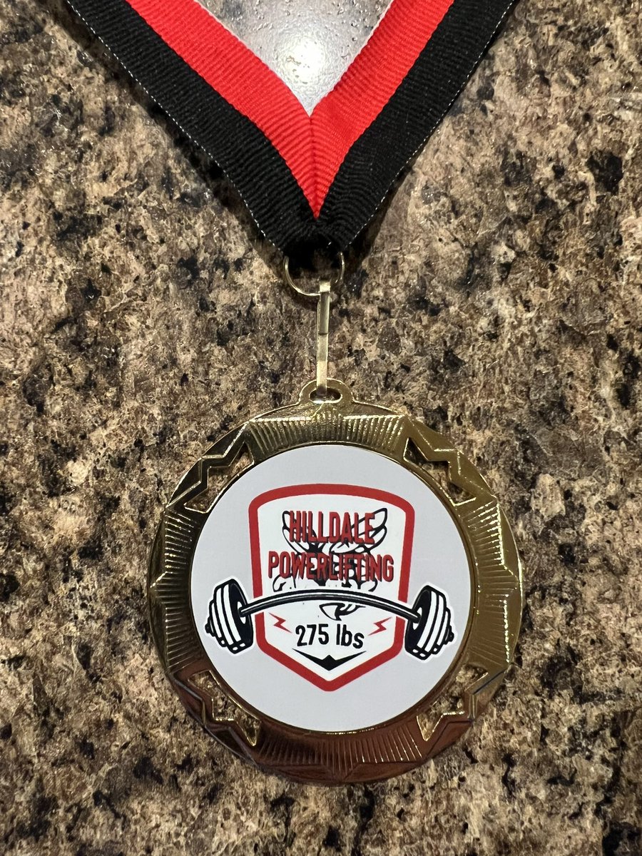 EvanKeefe66's tweet photo. 560 deadlift and 1395 total in the first meet. 1st place in the 275 division. 6 weeks to build for State. @HornetTouchdown @AF_Football https://t.co/r1R2V60BO1