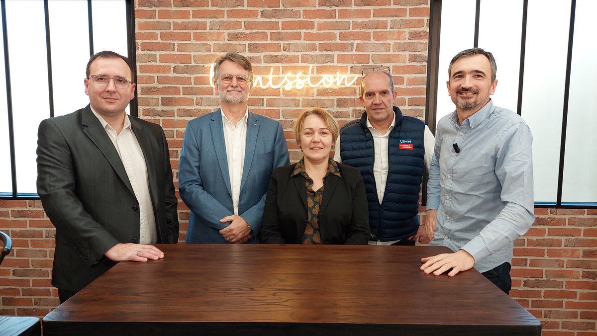 MSCSoftware_Fr's tweet image. Rendez-vous le mardi 24 janvier pour l&apos;émission Machines Production MPLE#17 &quot;Comment rendre l’industrie encore plus sexy&quot; avec #Hexagon et #UIMM.
Visionnez l&apos;émission MPLE#17 : machinesproduction.fr/tv/ 
#HxGNMachineTrainer #reindustrialisation #formation #education