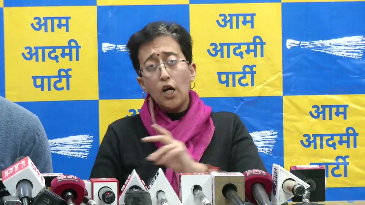 mdnewshindi's tweet image. ➡अगर जनता की बनाई Govt नहीं चल पाती, तो क्या वो State अगले #LSElection तक इंतजार करेगा?

➡#OneNationOneElection होता तो लोगों को Dec 2018 तक Wait करना पड़ता

@AtishiAAP @AAPDelhi @AamAadmiParty #LGDelhi #AAPDelhi #Atishi #Jtv  | #mdnewshindi