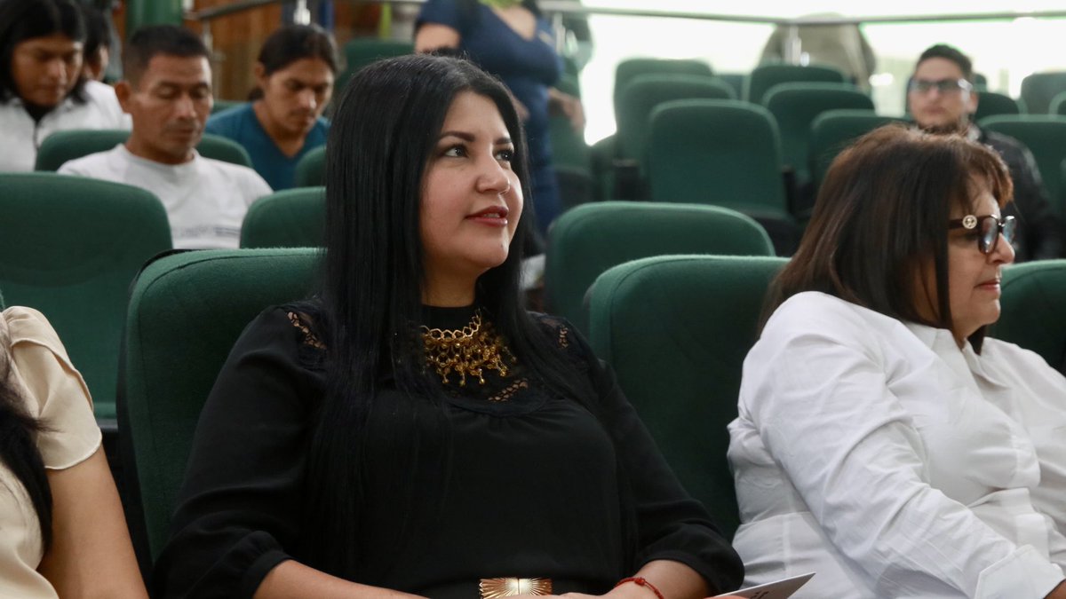 AmazoniaEc's tweet photo. #Pastaza | La secretaria técnica de la #Amazonía, @SilviaSanti11, participó de la socialización e intercambio de experiencias sobre planes de manejo forestal y de negocio, con organizaciones de Pastaza y Morona Santiago. 1/3 https://t.co/jw5saFReFl