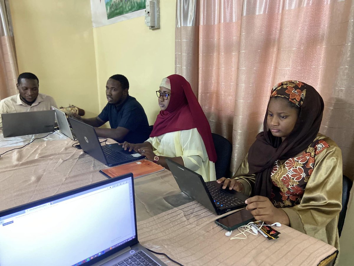 CercleDev's tweet photo. Mr Elhadji Mahamane, Architecte Système Technique en Informatique, Consultant indépendant en France, actuellement Administrateur système Windows et Linux chez SNCF, a rencontré notre équipe pour un renforcement de capacité sur Les technologies de l’information et... https://t.co/5so5JtRE3g
