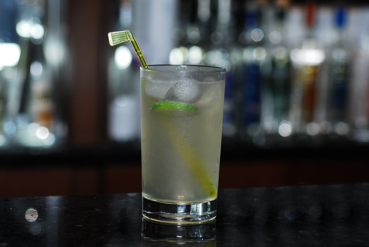 enelpaisdlpisco's tweet photo. About chilcano de #pisco week
What is chilcano? chilcano is the name given to 2 products A fish broth very used by the people of the coast in Lima and that is called "levantamuertos" We can say something like "dead-awaker" after a hang over And a direct... https://t.co/wLngSu5uc5 https://t.co/eYfOKNifny