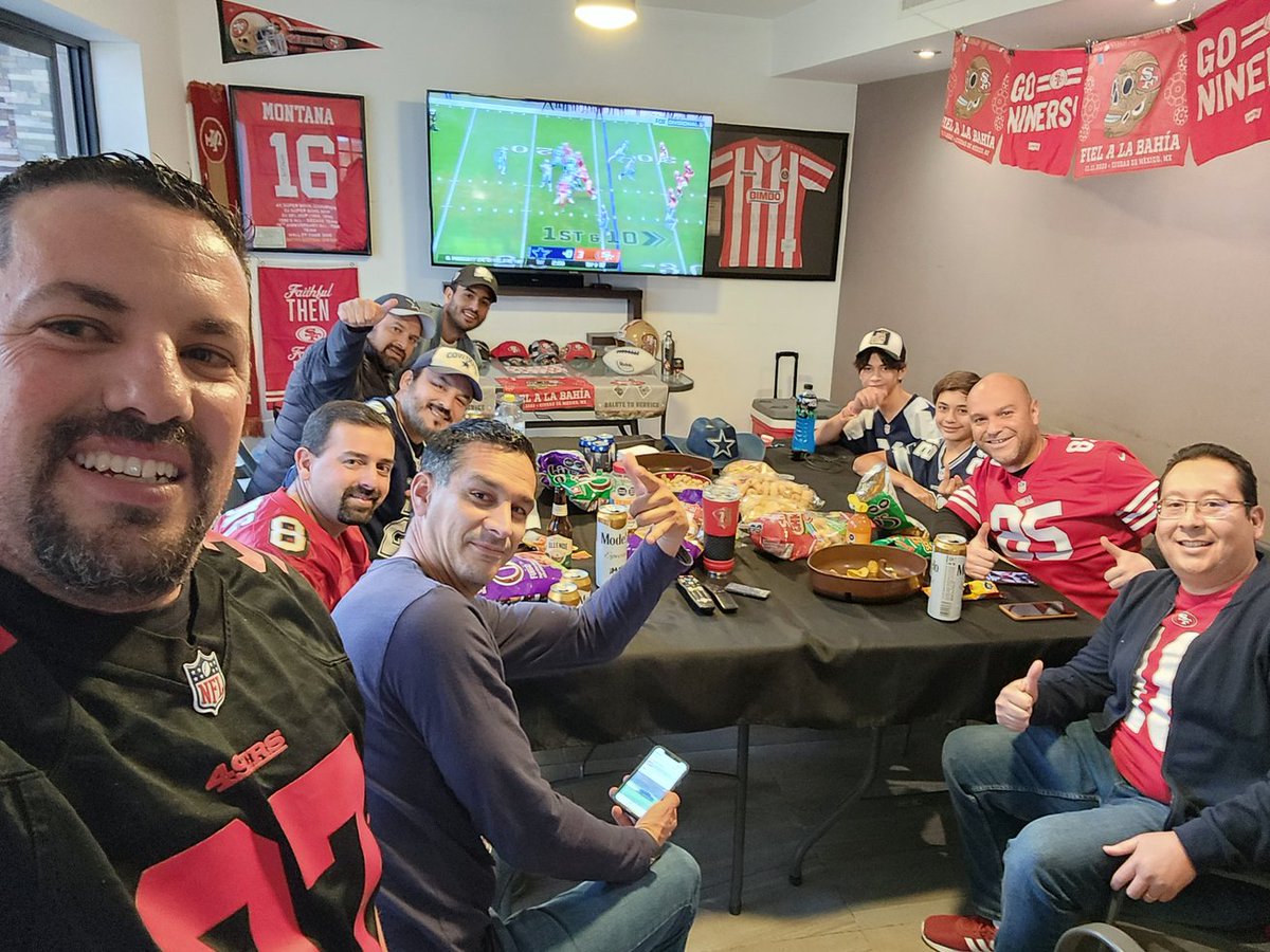 EdgarBrisenoM's tweet photo. @FOXImpactoNFL  Niners recibiendo a Vaqueros https://t.co/gIN8bQzMkx