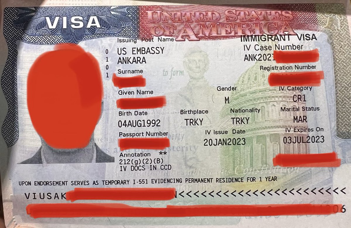 greencardci's tweet image. Eşi ABD vatandaşı olan danışanımız aile birleşimi vasıtasıyla Green Card almak için bizden danışmanlık aldı ve bugün pasaportu vizesi basılmış olarak teslim edildi. Green Card’ını aldıktan sonra kendisi ABD vatandaşlığına 3 yıl içinde başvurabilecek. #familybased #greencard
