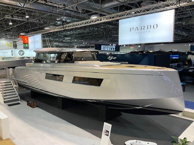 Explore the #PardoYachts GT52 show debut at #nonstopboot She can be ordered galley-up or galley-down. With the galley up, there’s a salon space below decks, and with the galley down, there’s a dinette lounge on the main deck.
argoyachting.com/pardo-yachts/p… #luxuryyacht