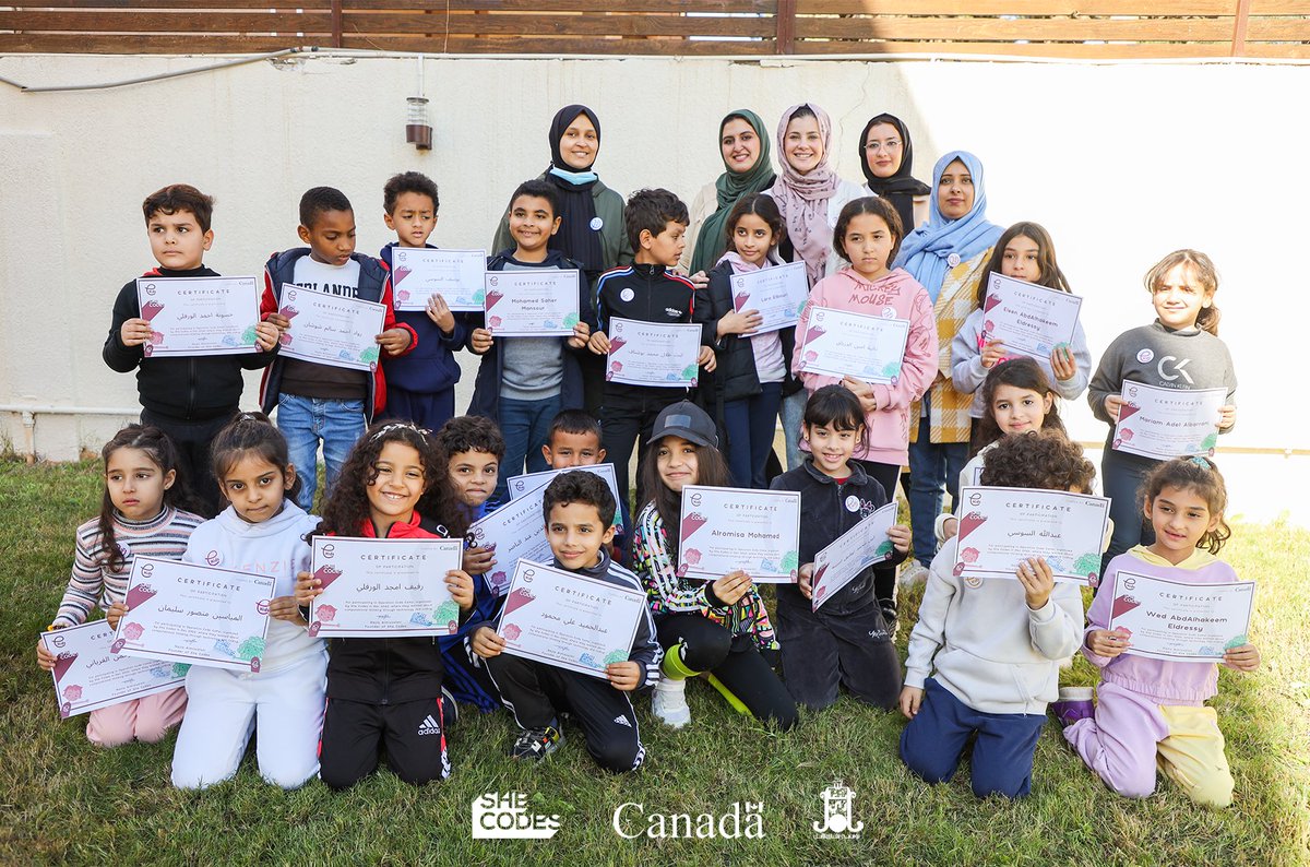 Shecodes2018's tweet image. Kids of #OperationCode Spring Break at the age between 6 - 9 are celebrating their graduation day 🥳
Isn't it amazing how far kids can go with coding ?
They are stars in the making ! 🌟
Congratulation and shine on 😍