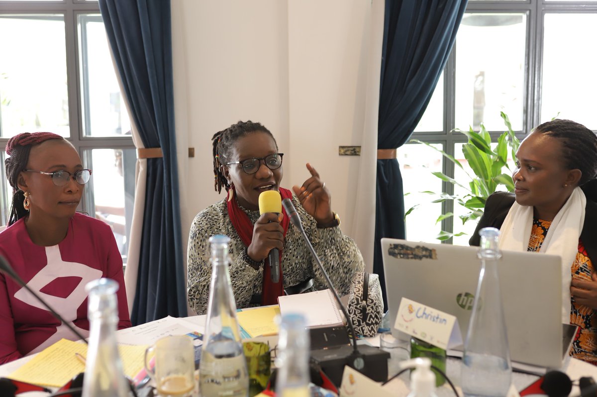 Sihanet's tweet image. 2/2

Creating safe &amp;amp; open spaces for women, leveraging collective action &amp;amp; solidarity to attain gender justice &amp;amp; strategically engaging with policy makers on women rights issues.

#WeCannotWait to engage with you again tomorrow 🙂

#BeAsManyAsYouCan