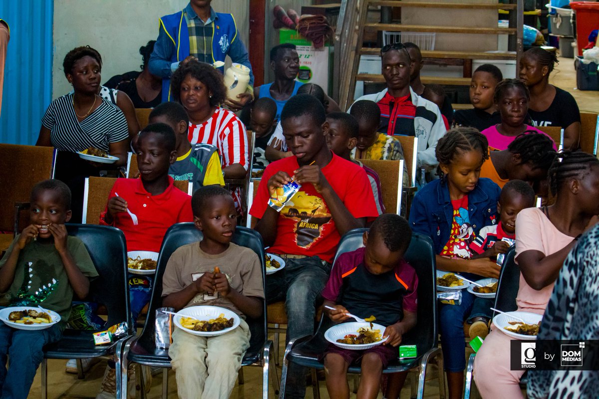 Manger sain et sympa 🥑🍆🥕🥦🥂 tweet media