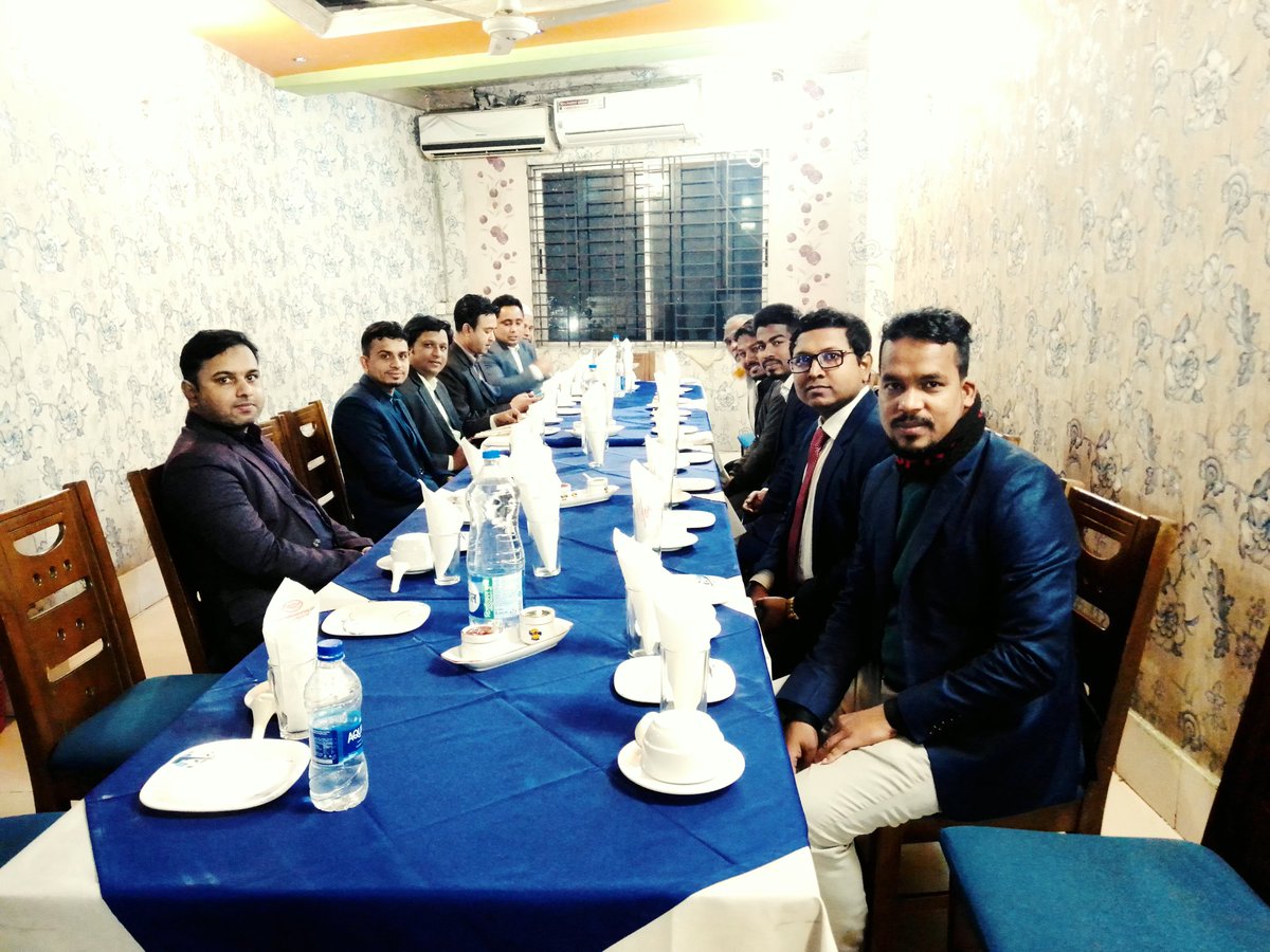 #dinnerpartywithaholic #everyonetweet