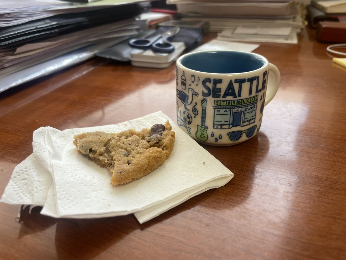 carlosaguila's tweet photo. Cafecito #chirris con galletita… y #VengaGoogle !!!! https://t.co/8YsMJH0R6t