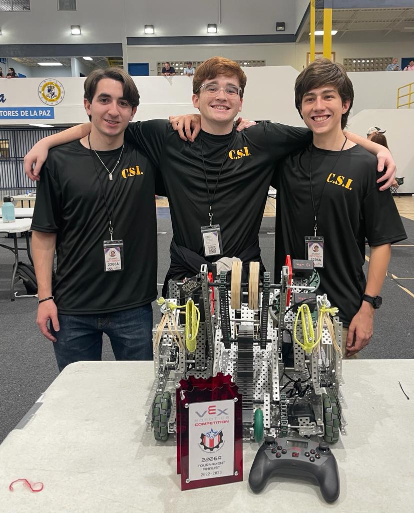 ColSanIgnacioPR's tweet photo. #CSIRobotica | #CSILeones quedaron subcampeones en la competencia Nacional de Robótica VEX celebrada este fin de semana en Ponce. Los integrantes del equipo son: Fernando Oliver, Andres Juncos, Carlos Abudo y Maximo Blondet. https://t.co/xRYnfvDK6j