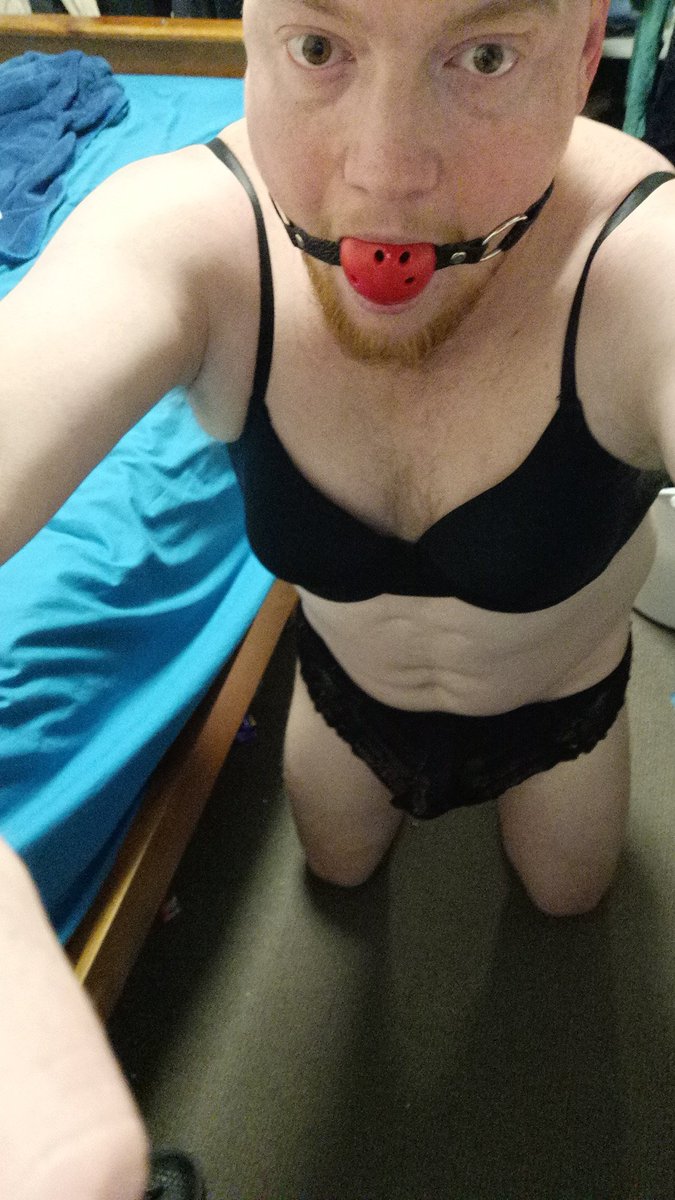 ESubmissives's tweet photo. Ashley Dooley didn't think I'd actually post this 😂

Feel free to send him a little email with some dick pics since he's such a secret faggot

 Ashleydooley@hotmail.com

#findom #FLR #TPE #femdom #cnc #blackmail https://t.co/wO4oP0LvQh