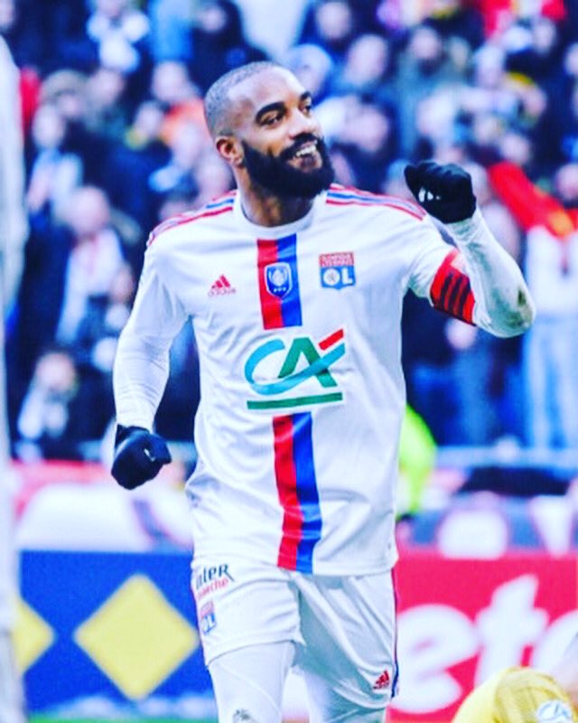 Chambéry SF 0-3 OL
L’ <a href="/OL/">Olympique Lyonnais</a> se qualifie pour les 8èmes de finale de la Coupe de France, grâce à un triplé d’ <a href="/LacazetteAlex/">Alexandre Lacazette</a> 
👏🏼💪🏼🤩

#wemanageyourtalent