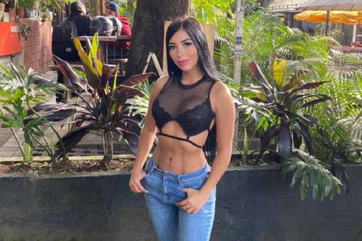 FisicoImpuro's tweet photo. Un reciclador halló el cuerpo de  Valentina Trespalacios (reconocida DJ de Bogotá) dentro de una maleta en un contenedor de basura en Fontibon. Horas antes fue vista con su pareja: un ciudadano estadounidense que aún no aparece. Exigimos a las autoridades #JusticiaParaValentina https://t.co/EBSG9W36an