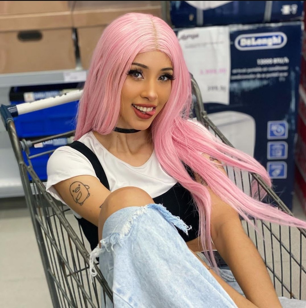 todo dia mulheres bonitas on X: 23 de 365. 🌹 Magic Phyra 😍  t.coe8C9DUiiZn  X