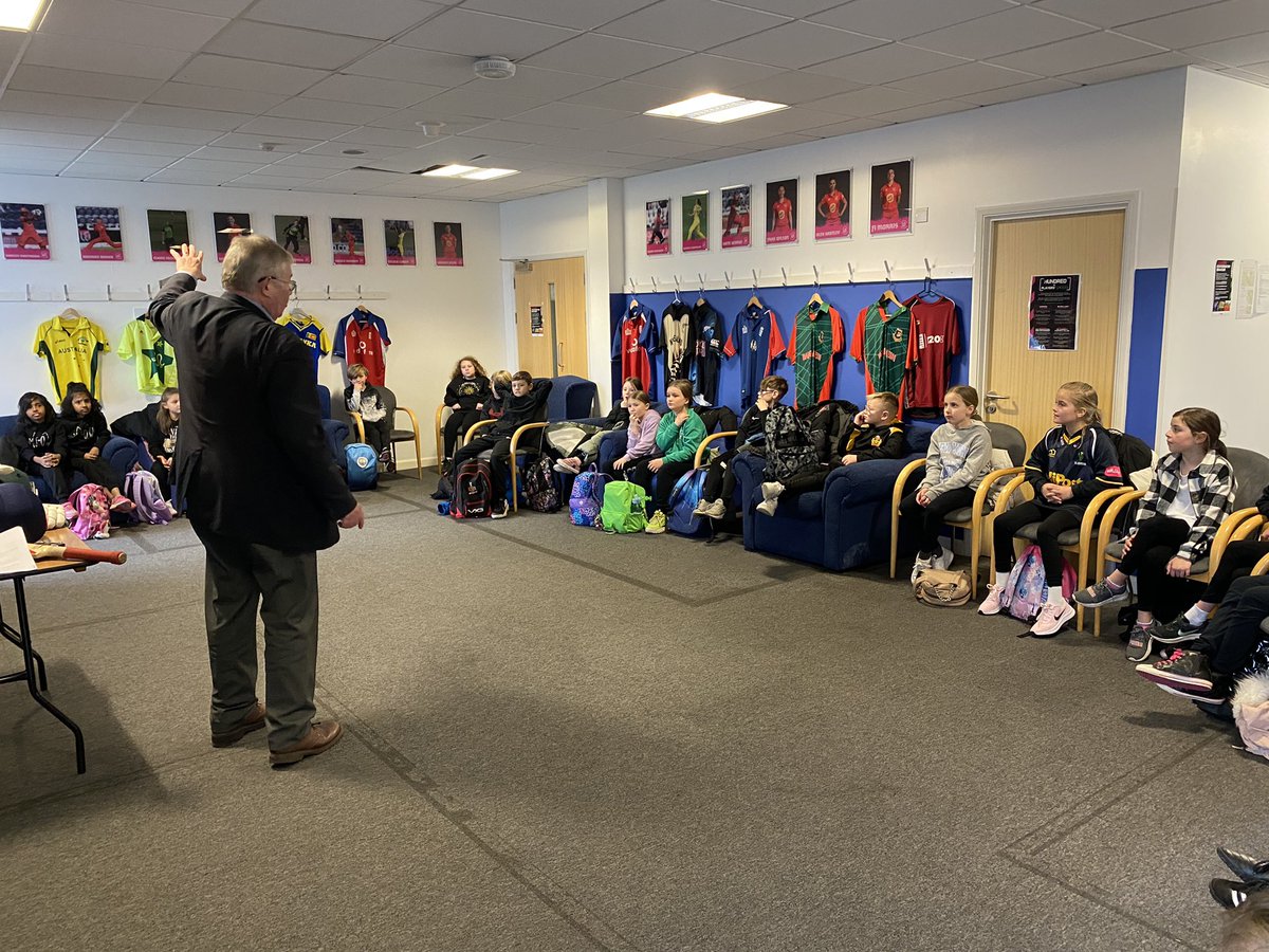 New Inn Primary tweet media