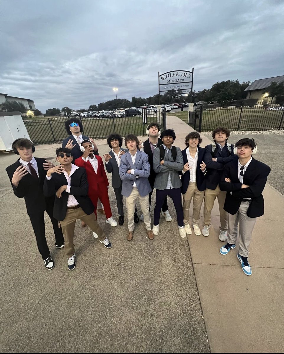 romero_zander's tweet photo. Bball szn. ๐ Squad sitting at 19-8, 2-0 is district. #StMigos @TAPPSbasketball @Tabchoops @TXPSPodcast Current rankings via MaxPreps. https://t.co/3Tw5YwA3pp https://t.co/HNSHQl32S7