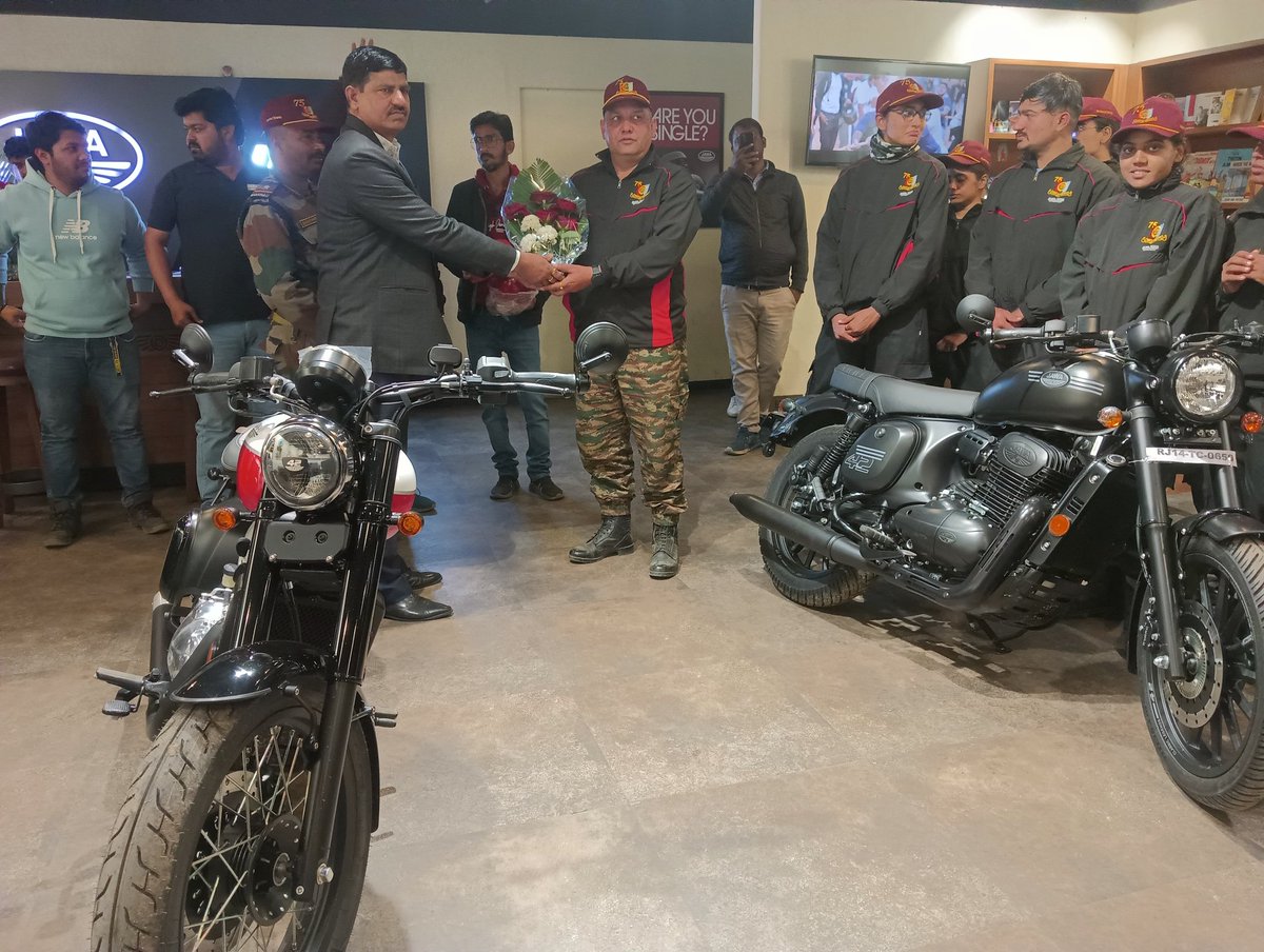 pruthaaa_patel's tweet photo. #75yearsofNCC
A visit to #JawaYezdi showroom was also arranged where the team of #NCCJawaYezdiMCRally thanked them for making 'Dandi se Dilli' ka safar possible!@HQ_DG_NCC
@DefencePRO_Guj
@CMOGuj
@GovernorofGuj
@ArvindKapoorTYG
@NCC_Dte_Gujarat
@jawamotorcycles
@yezdiforever https://t.co/8IYBz87gnt