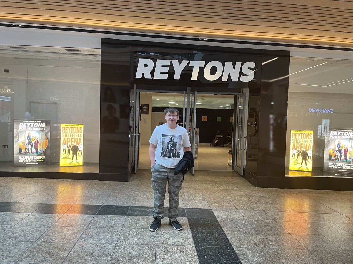 The only time <a href="/Smeegle19/">CigarettesAndAlc0h8l</a> has ever willingly gone to Meadowhall!  Haven’t seen him so excited in a long time, <a href="/TheReytons/">THE REYTONS</a> shop certainly put a smile on his face #reytons #AllReytons
