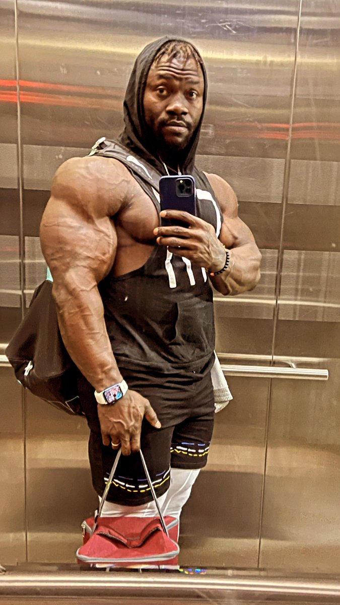 MalikTyrone2's tweet photo. 6 weeks left to d stage.. wish me good luck guys!! #onseason #Competition #proffessionalbodybuilder https://t.co/E1pTfTAJX0
