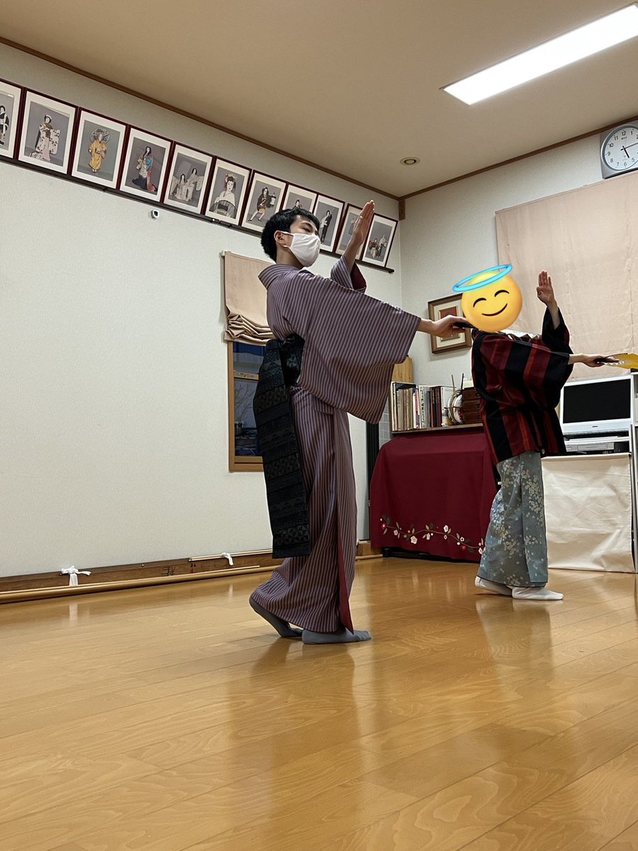 半幅帯をダラリ風に結んでお稽古に。
桐生織半幅帯ヨルノトバリは只今欠品中ですが、再販に向けて準備中です🙇♀️