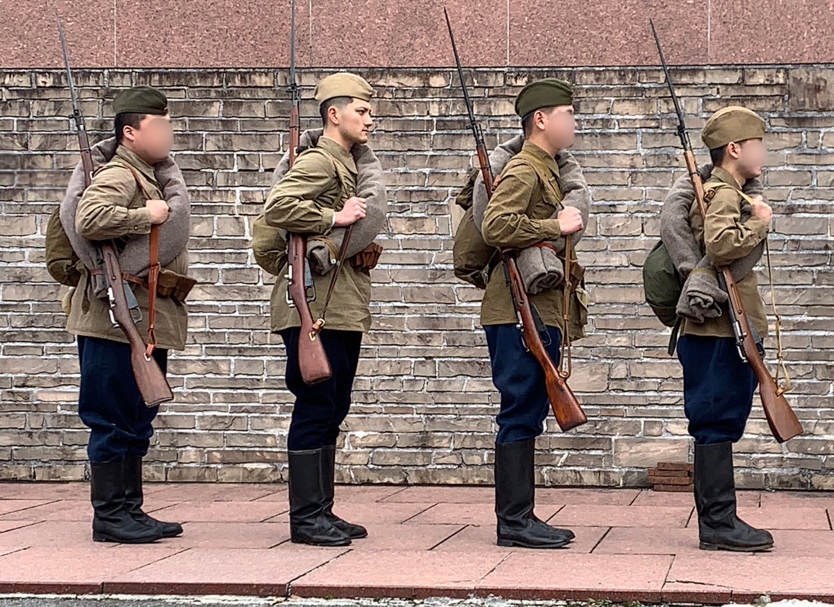 SkodaOUT's tweet photo. Ополченцы 1-й "Кировской" дивизии народного ополчения 

1941 г. Ленинград https://t.co/nADNx8bcY7