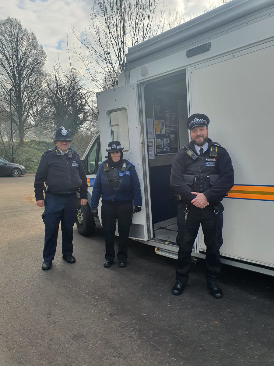 MPSLewisham's tweet photo. #mylocalMet
#Saferneighbourhoodweek
Engagement continues with @MPSLadywell 👋
Pop down to #EasternRoad team are available for chat until 3pm 👍 https://t.co/nsSb4mdKOf