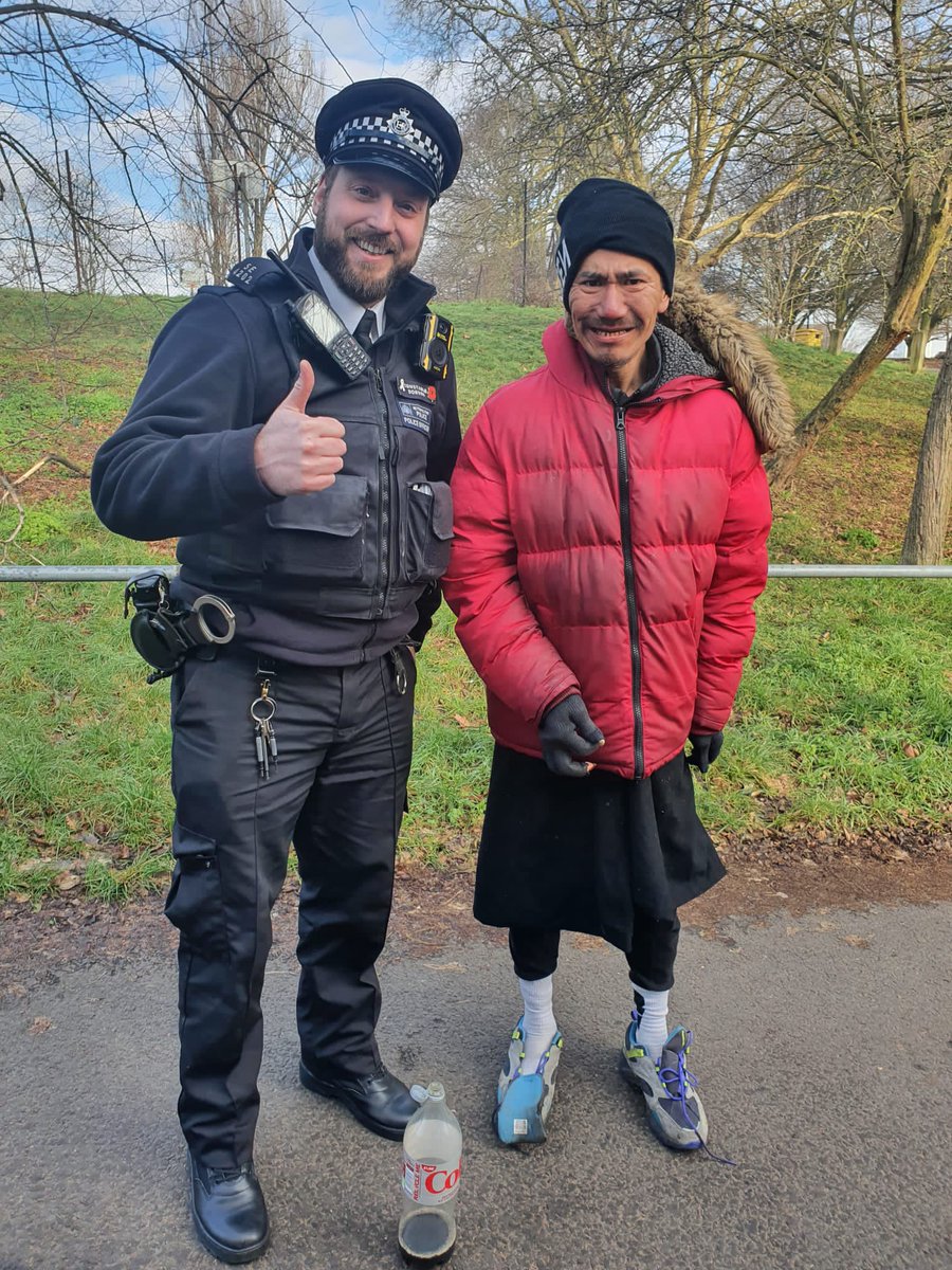 MPSLewisham's tweet photo. #mylocalMet
#Saferneighbourhoodweek
Engagement continues with @MPSLadywell 👋
Pop down to #EasternRoad team are available for chat until 3pm 👍 https://t.co/nsSb4mdKOf