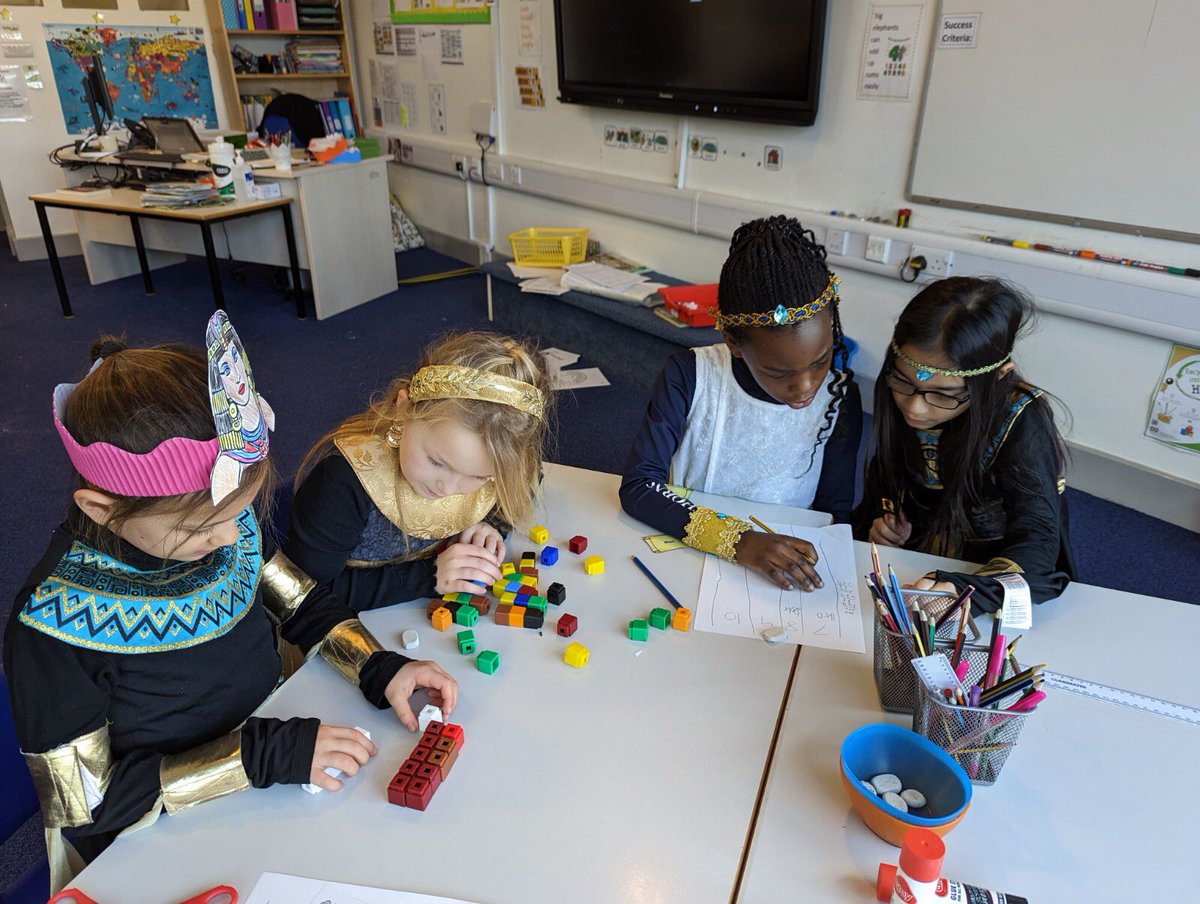 HawthornsMS's tweet image. Year 3 are loving their Ancient Egyptian Day! 🤩 @HawthornsSchool #ASchoolforLife #ancientEgypt #History
