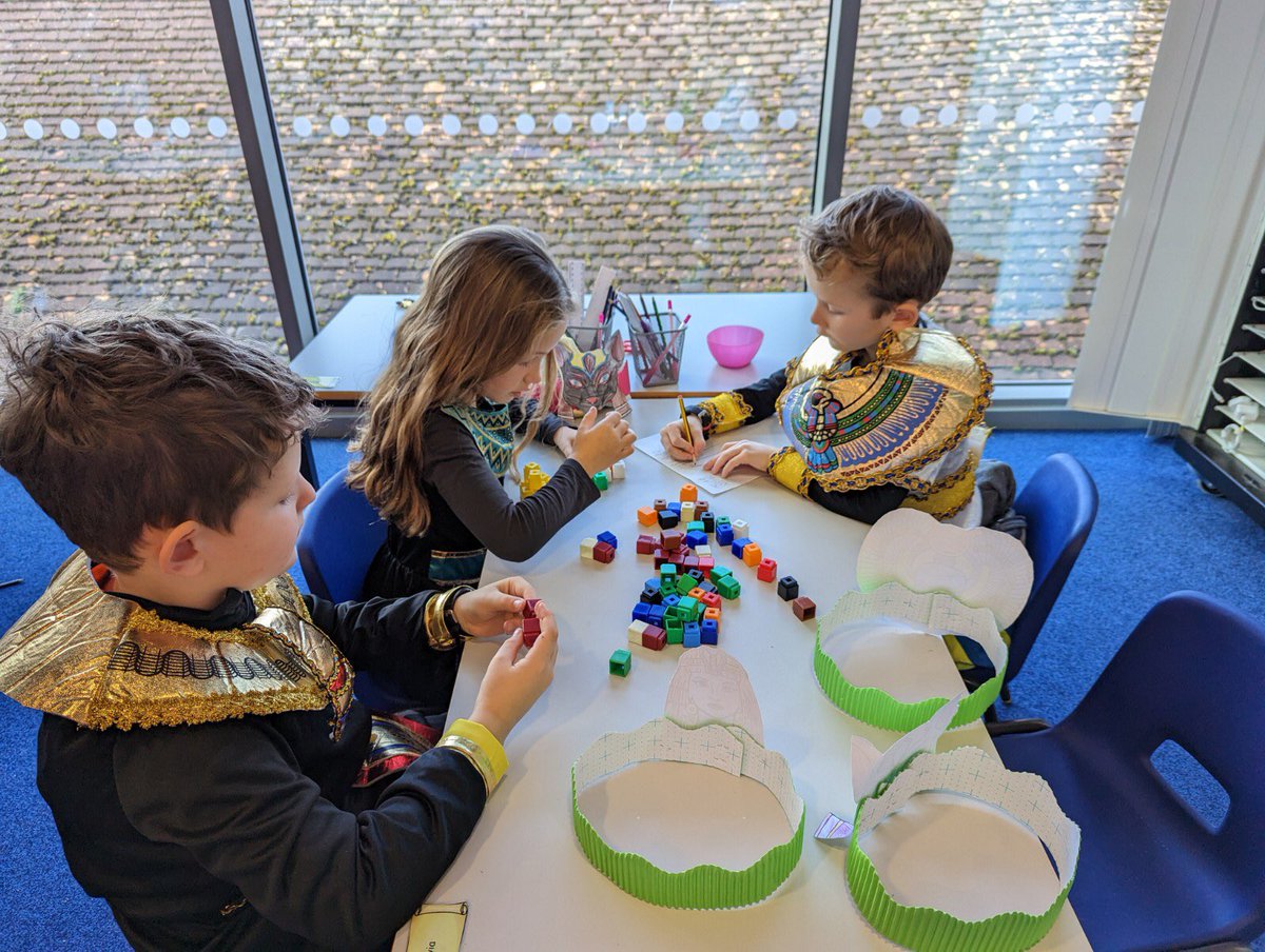 HawthornsMS's tweet image. Year 3 are loving their Ancient Egyptian Day! 🤩 @HawthornsSchool #ASchoolforLife #ancientEgypt #History