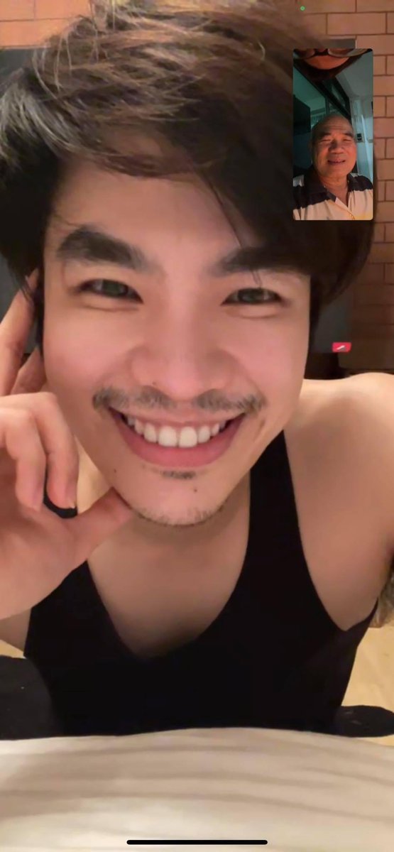 เอ่นดูรูปนี้อ่ะความพี่ชายอัพรูปน้องชายHBDป่ะป๊าในFB ครอบครัวน่ารักกกก