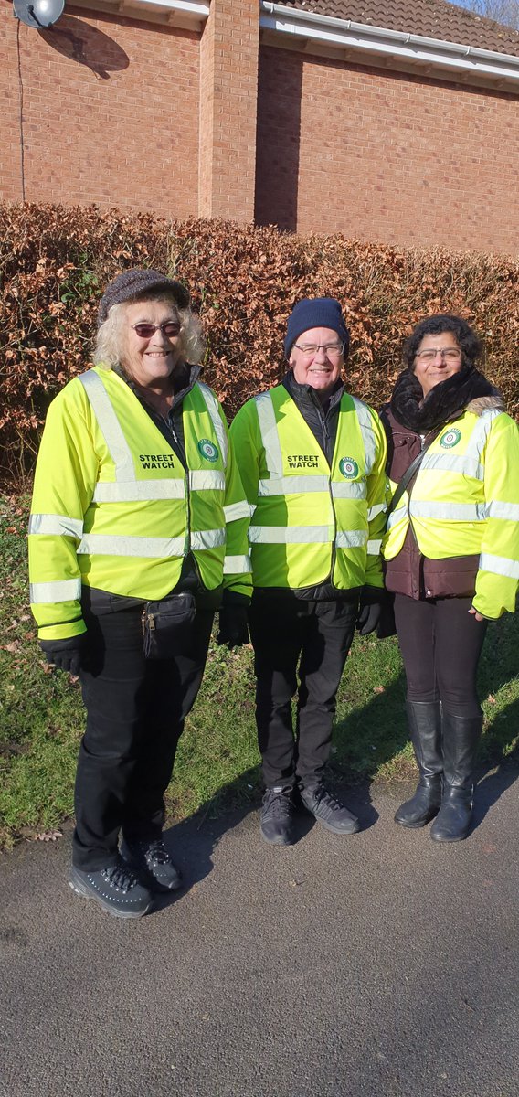 PCSO Nicky joined Elmdon Streetwatch today for a lovely walk. One discarded needle found but no other issues.  @StreetWatchWM 
If you would like more info contact streetwatch@westmidlands.police.uk #NeighbourhoodPolicingWeek #volunteers