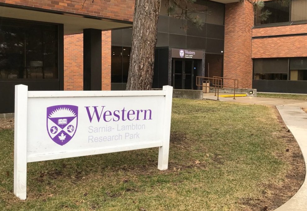 The federal natural resources minister will get a first hand look today at work happening at the Research Park and Lambton College. 
blackburnnews.com/sarnia/sarnia-…