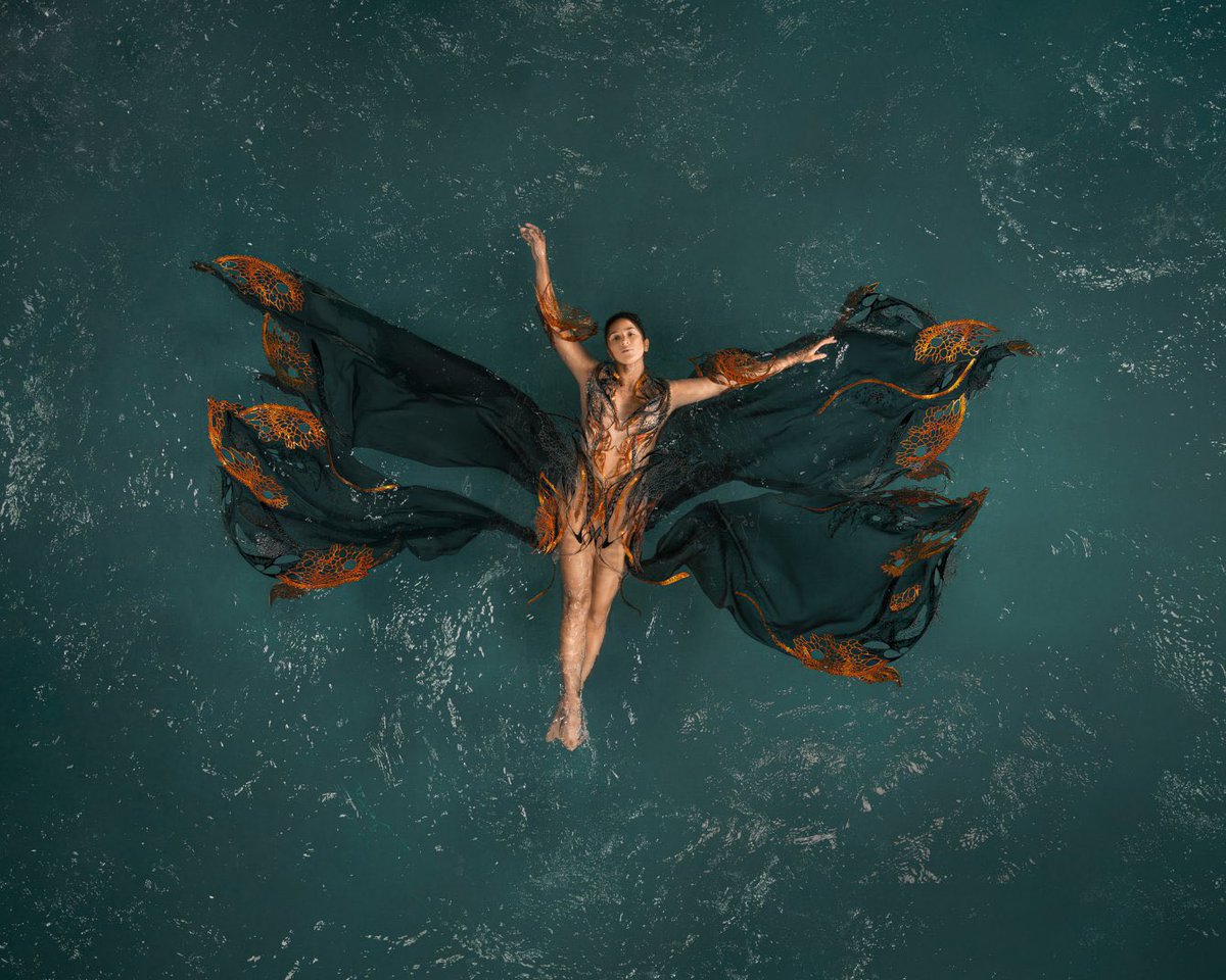 jacquemusx's tweet photo. Iris van Herpen Couture SS23 https://t.co/UUMamcCBGV